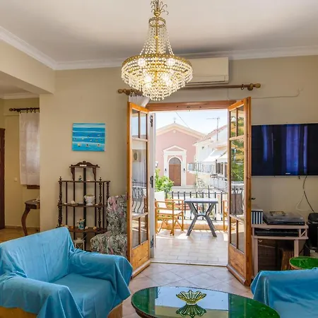 Apartment Traditional Style 3 Bedroom Flat In 6 Guests