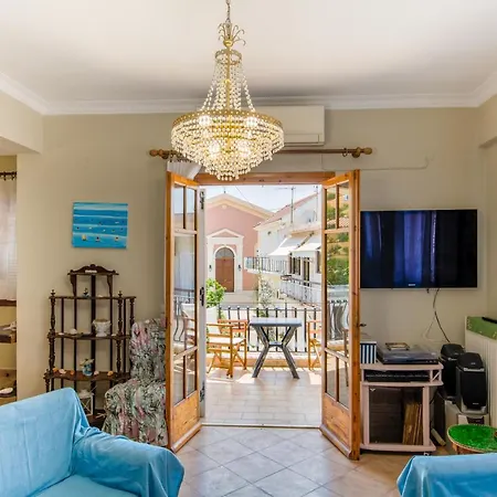 Apartment Traditional Style 3 Bedroom Flat In 6 Guests