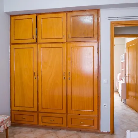 Traditional Style 3 Bedroom Flat In 6 Guests Lixouri